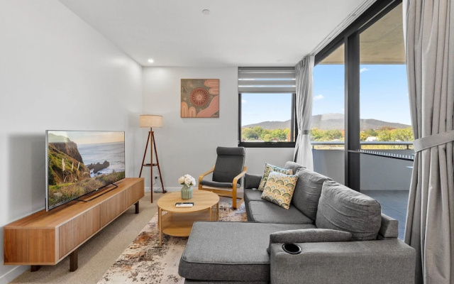 Stylish 2-bed Stay Near Canberra Centre – Guest Rooms – Dickson