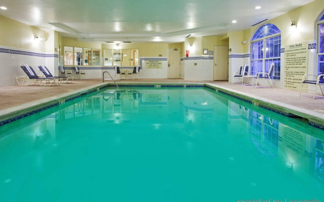 Country Inn & Suites by Radisson, Dalton, GA