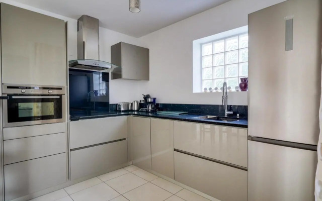 Nice apartment Mérignac with terrace and parking