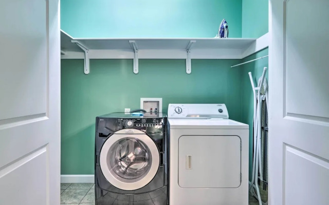 Pet-friendly Smoky Mountain Retreat w/ Game Room!