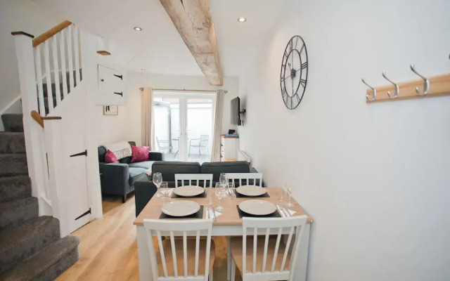 2br-central-15minwalktobeach-freeparking-wifi