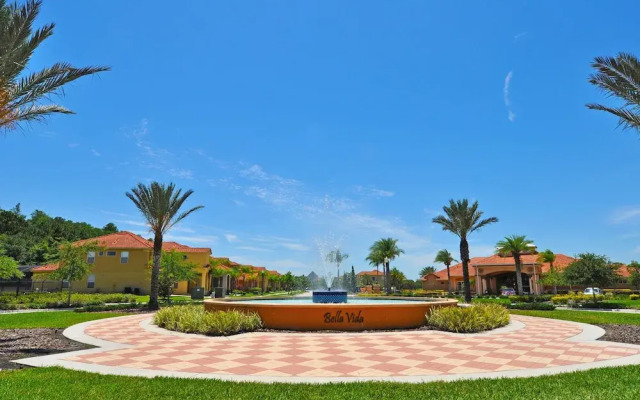 4557 Cabello Loop 6 Bedrooms, +3 Bathrooms