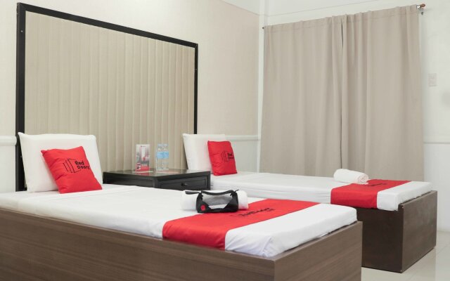 RedDoorz Premium @ Wireless Mandaue Cebu