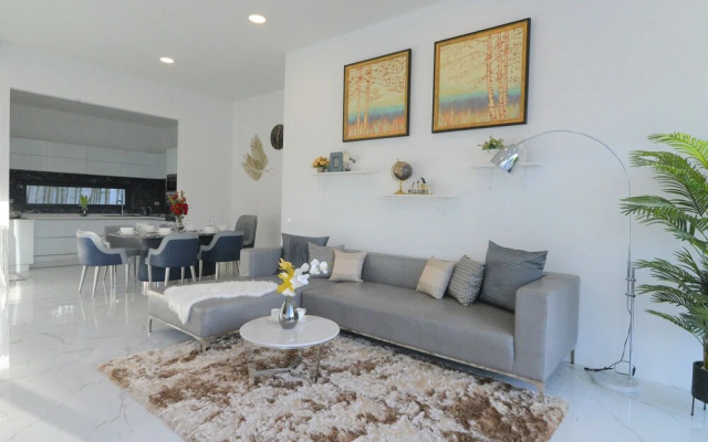 Villa with Shared Pool in Central Pattaya - Palmc15