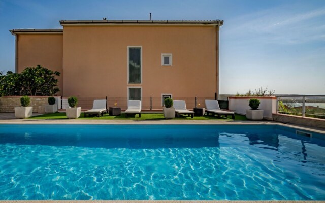 Melandura Dinji ka in Dinji ka