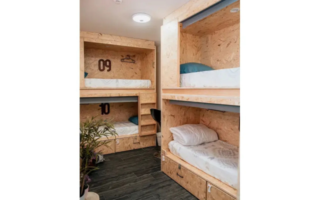 Deck Lodge - Hostel