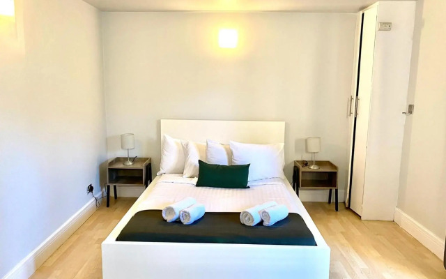 Westciti Caroco Aparthotel