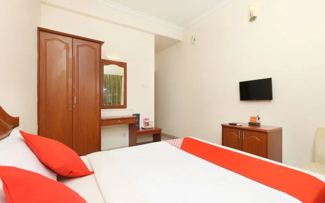 OYO 15101 Hotel Royal Paris