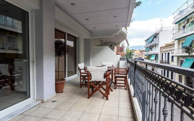 Spacious 2 Bedroom Apartment In Thessio