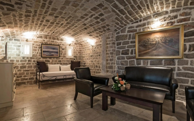 Hotel Azimut