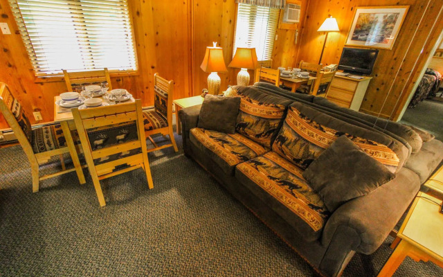 Smoketree Lodge by VRI Resort