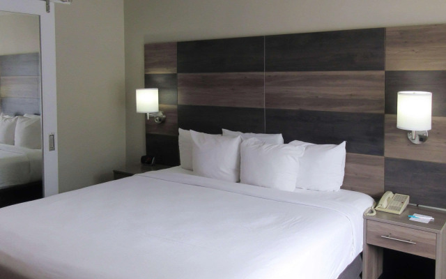 Days Inn Louisville Central University & Expo Center