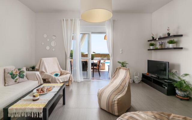 Gennadi Serenity House -beachfront Villa