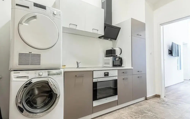 Lovely Apartment Steps from Schonbrunn