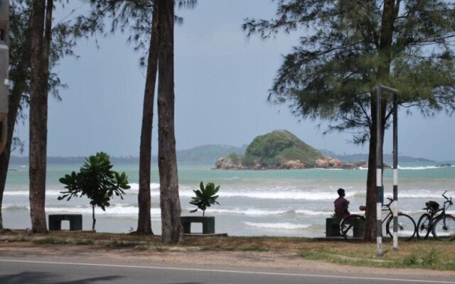 Sunroo Beach