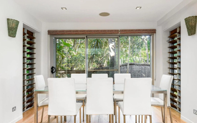 A SWEET ESCAPE - Ariel's