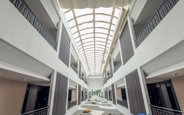 Huating Business Hotel
