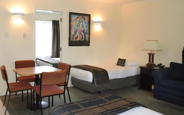 Alpers Lodge & Conference Centre