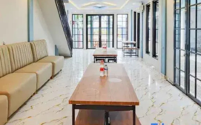 Urbanview Hotel JD Luxury Brebes