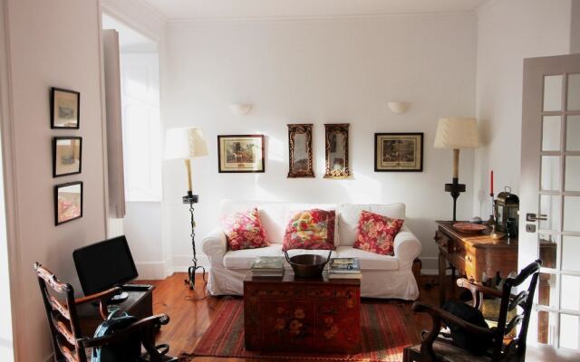 House With 3 Bedrooms in Algés, With Wifi - 1 km From the Beach