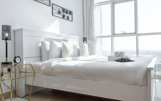 Luxury 1-bedroom in Dubai Marina That Sleeps 2