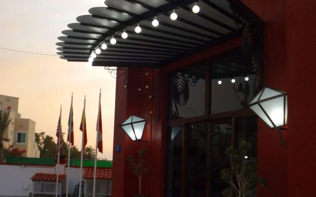 La Posada Hotel & Beach Club