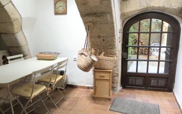 House With 3 Bedrooms in Pelissanne, With Wonderful City View, Furnish