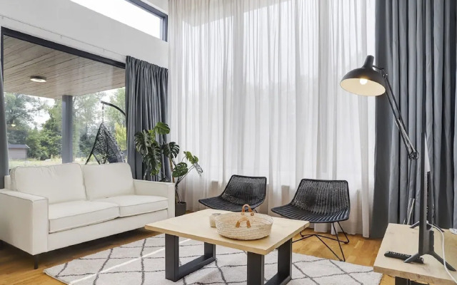 Stylish Escape in Enter