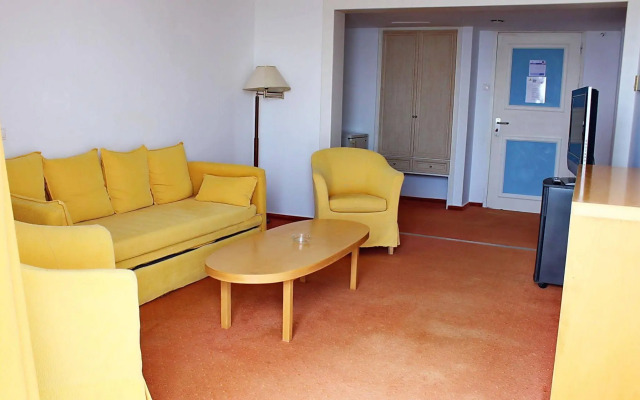 Tinos Beach Hotel
