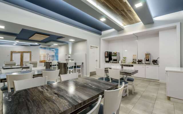 Clarion Pointe Tampa-Brandon Near Fairgrounds and Casino