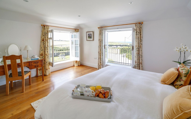 Porthcothan House