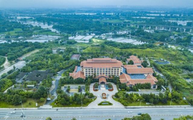 Xinjin Celebrity City Hotel