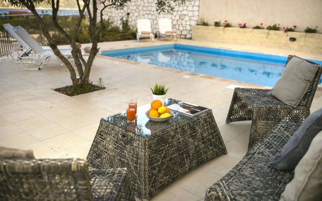 Villa Isalos