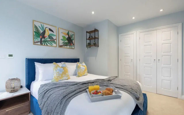 Elliot Oliver- Charming 1 Bed Apartment