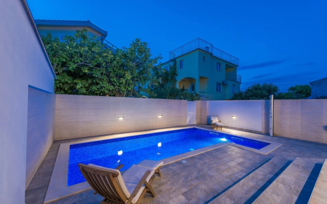 Villa Ema with pool