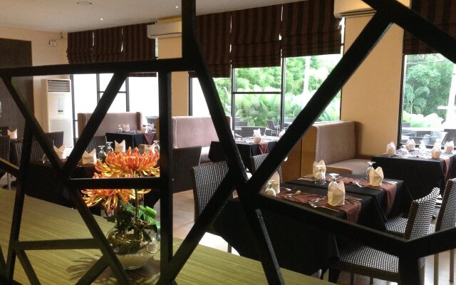Grand Kecubung Hotel