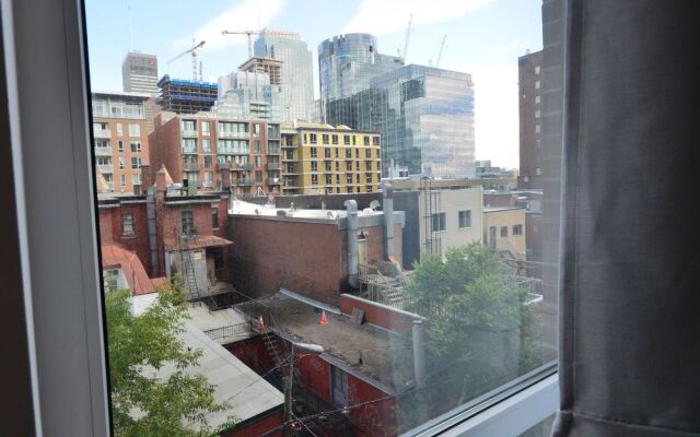 LikeAHotel-Ste Catherine/Downtown Montreal