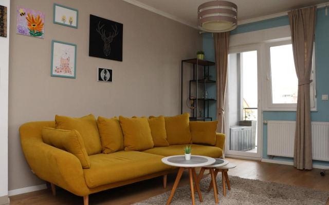 New elegant apartment with free parking and wifi