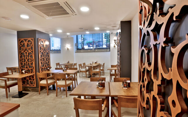 Anthemis Hotel