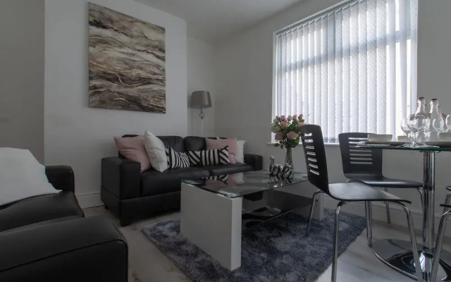 Lux Apartments 4 Bedroom House Molyneux