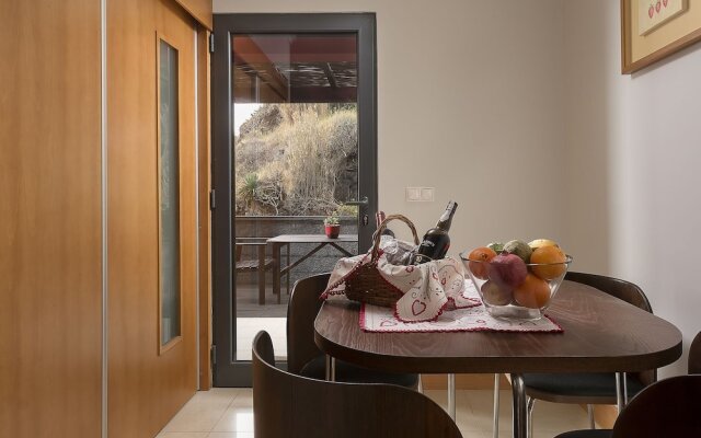 House In Calheta Beach - Best Location In Calheta