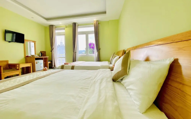 Trung Nhan Hotel