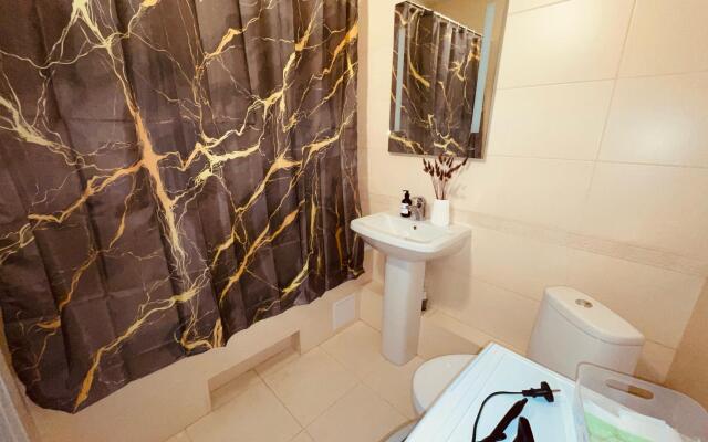 Be Happy (Би Хеппи) на улице Жлобы