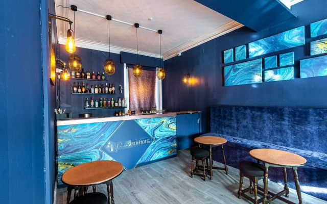 Pier Walk Hotel