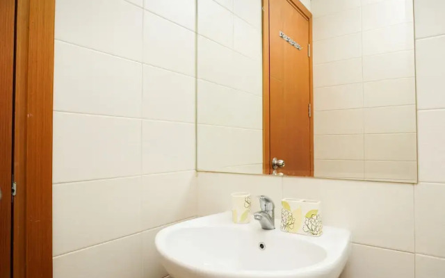 2BR Apartment with Sofa Bed at Woodland Park Residence By Travelio