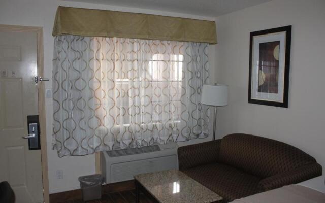 Texas Inn & Suites Raymondville
