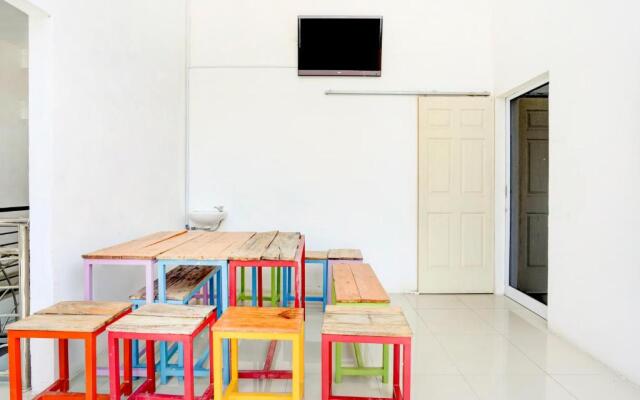 Super OYO 3702 Homestay Bougenville Syariah
