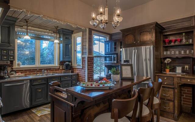 3749 Victorian Sanctuary by the Sea