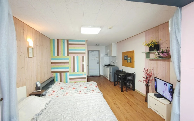 Salmon Village Pension