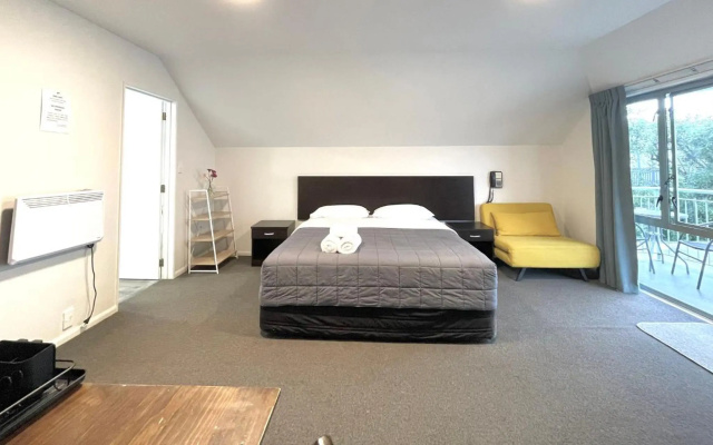 Alcala Motor Lodge – Guest Rooms – Christchurch